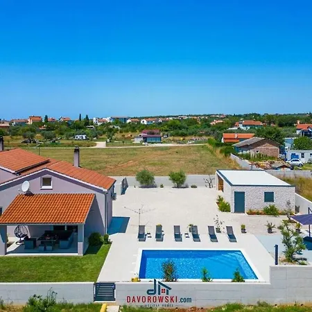 Ana Casa de Férias